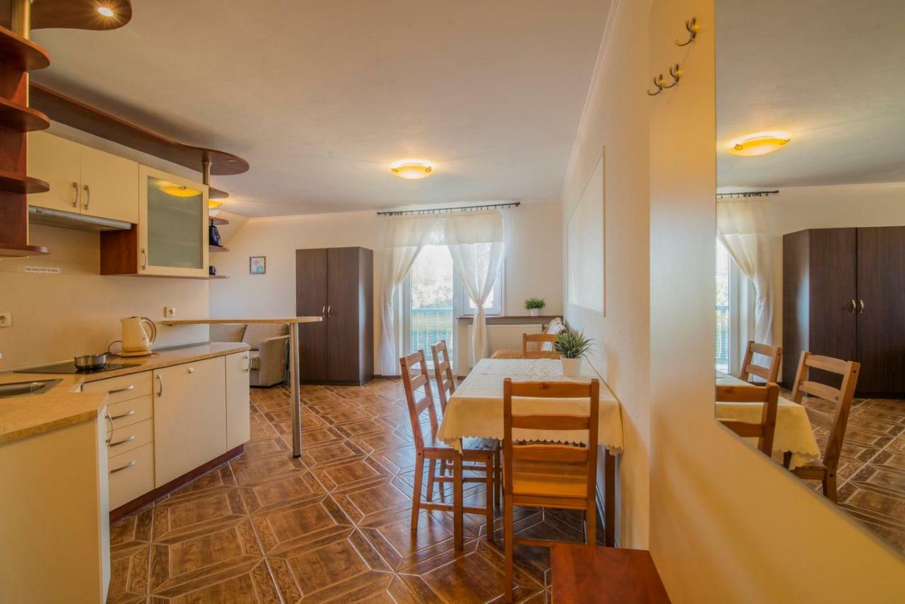Pionow Rodzinne Apartamenty Urocza 10 Krynica Morska Exterior foto