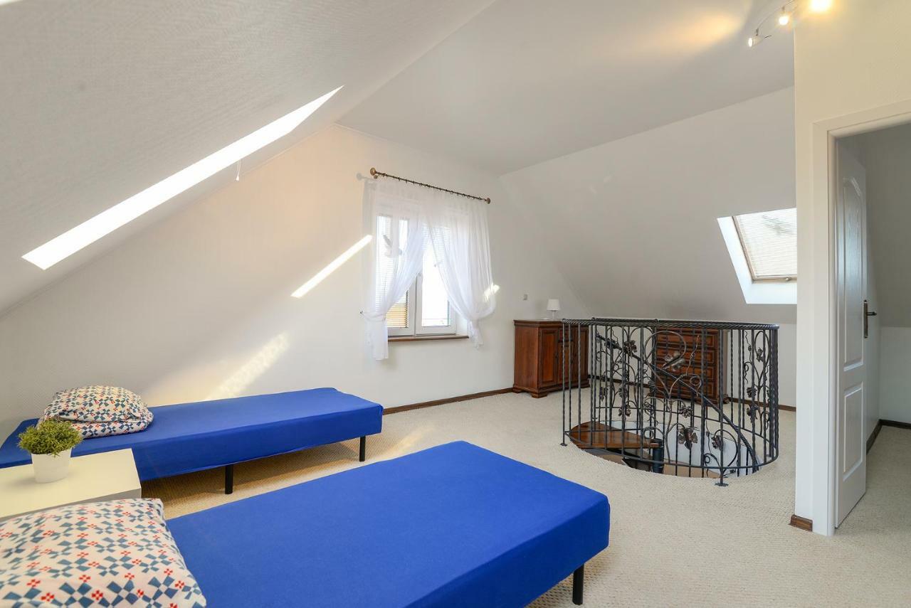 Pionow Rodzinne Apartamenty Urocza 10 Krynica Morska Exterior foto